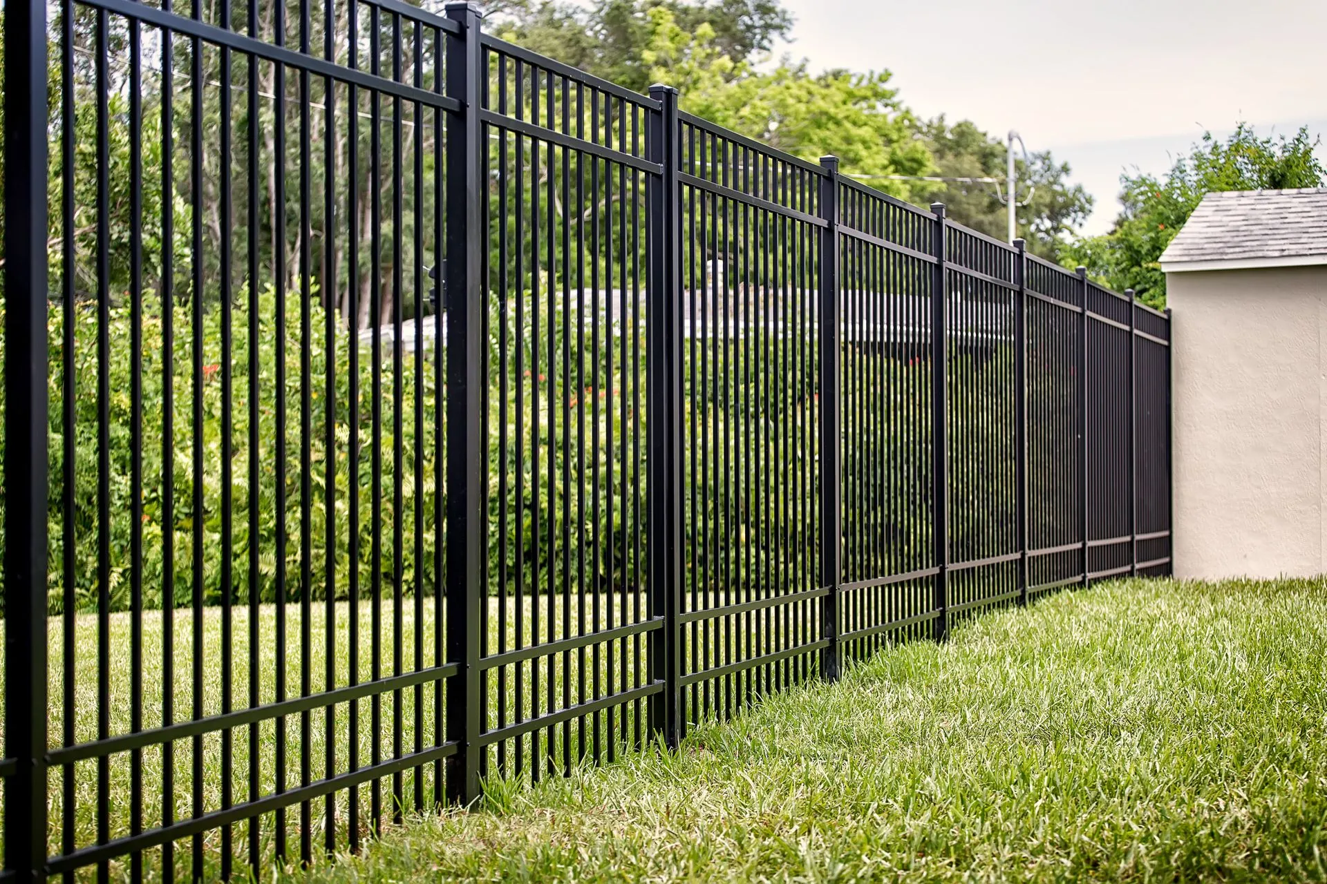 aluminum fence company